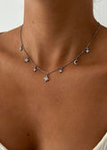 COLLIER HILONA