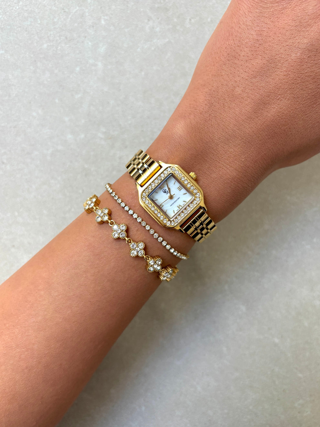 MONTRE VALÉRIA