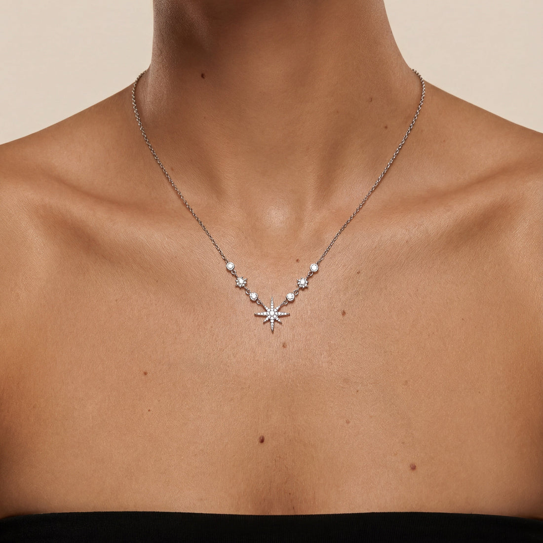 COLLIER ANDIE