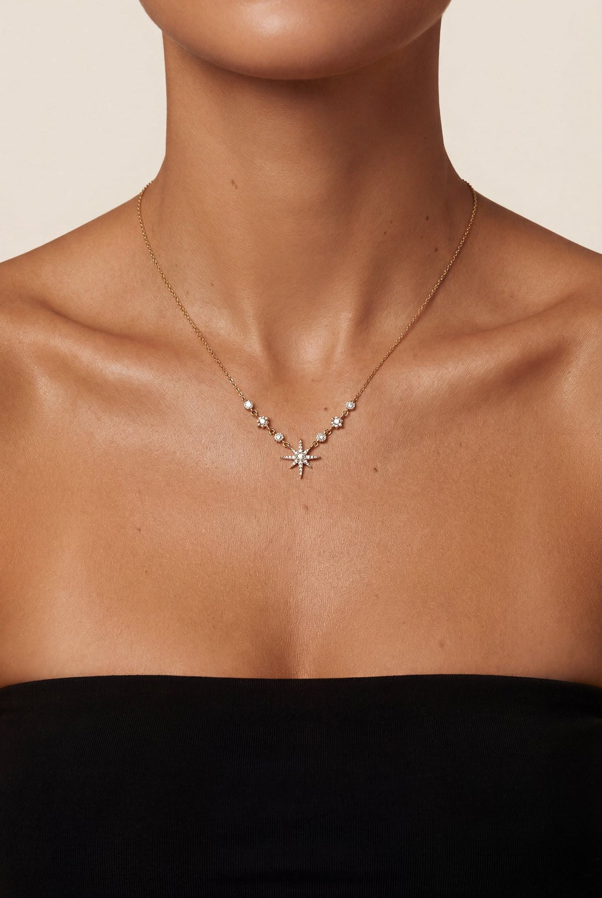 COLLIER ANDIE